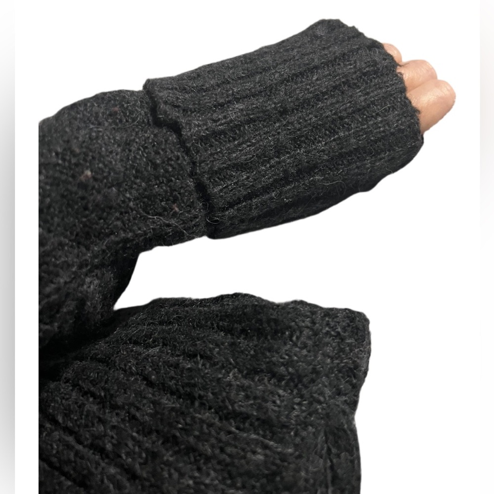Free People Cable Knit Vintage Worn Look Sweater🌹 - Picture 4 of 9